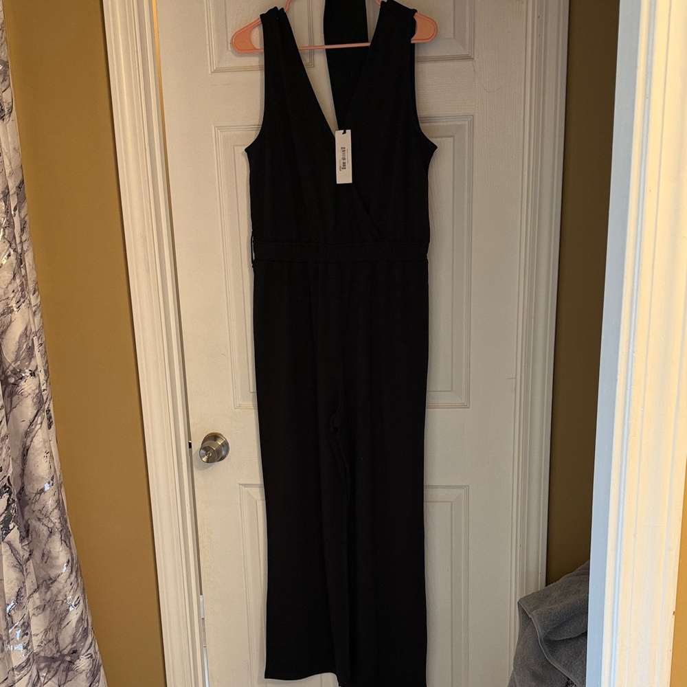 Elegant Black Sleeveless Jumpsuit